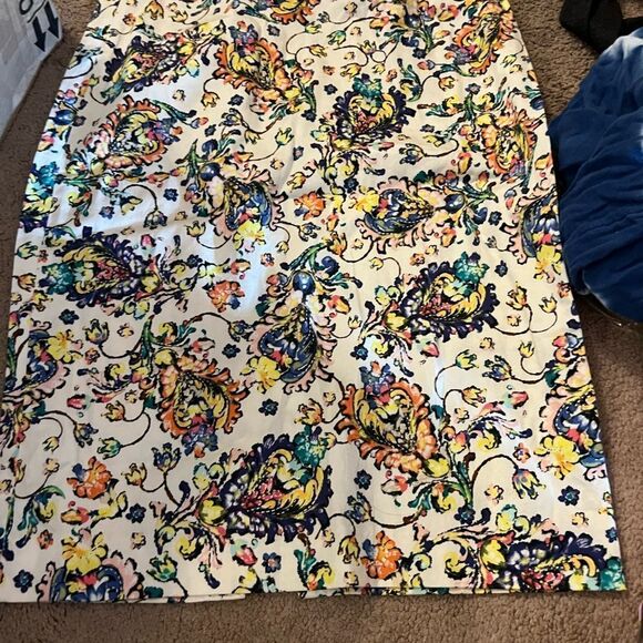 Zara small pencil skirt - Picture 4 of 7